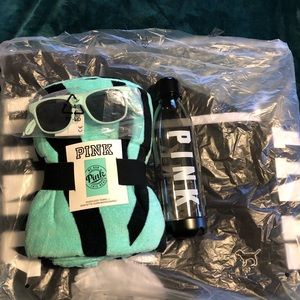@savordX2BNWT Pink Victoria’s Secret Beach Bundle